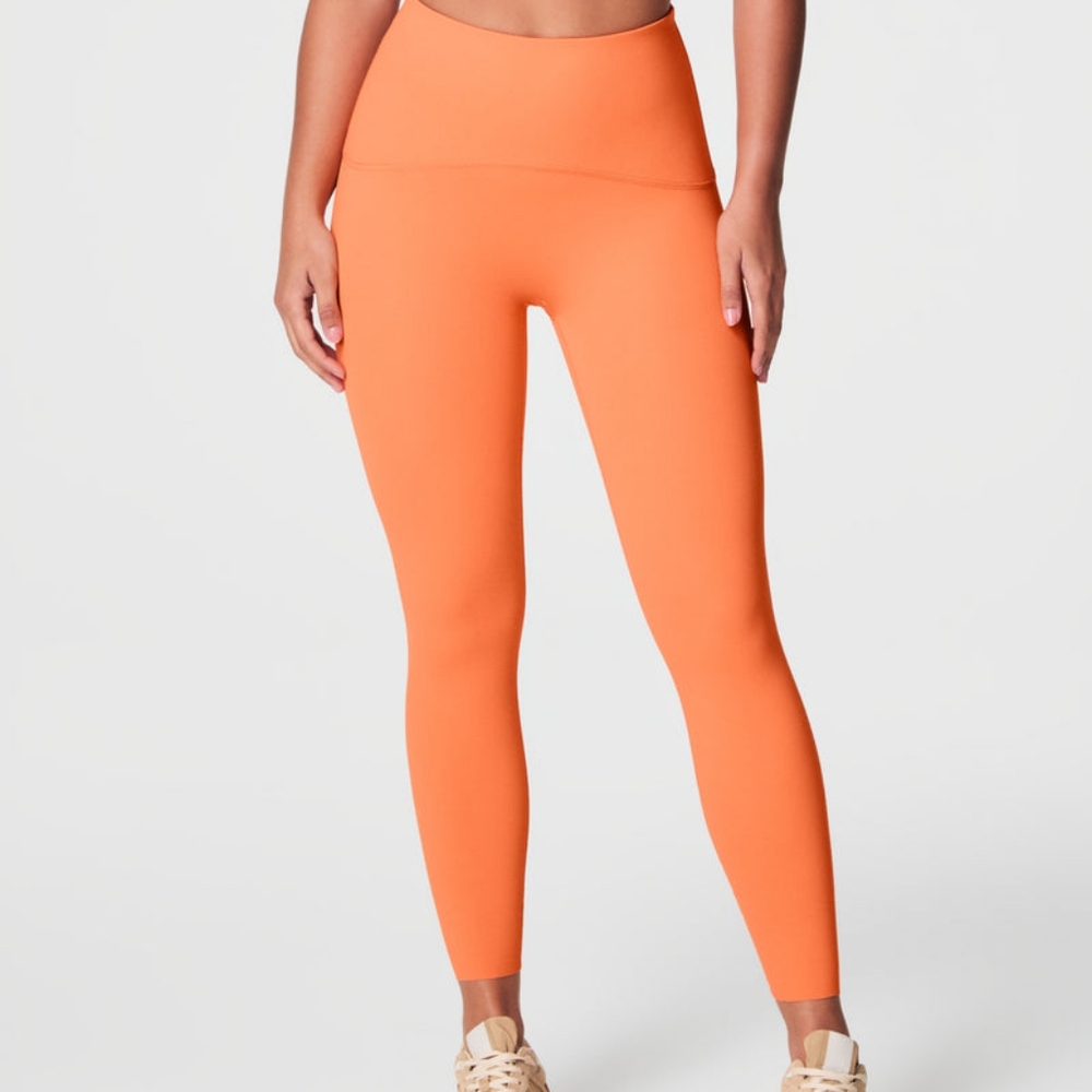 Spanx Booty Boost 7/8 leggings Limited Edition Nectarine Color